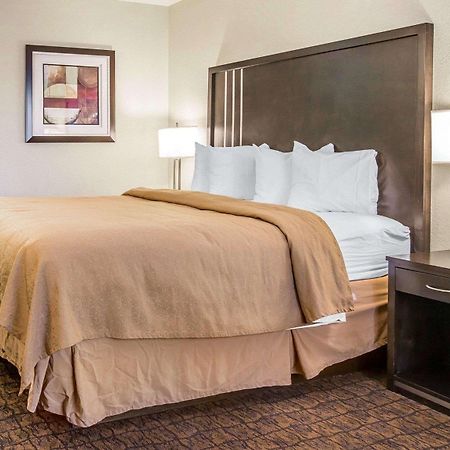 Quality Inn & Suites Woodland - Sacramento Airport Zewnętrze zdjęcie