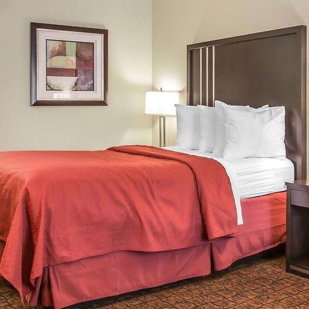 Quality Inn & Suites Woodland - Sacramento Airport Zewnętrze zdjęcie