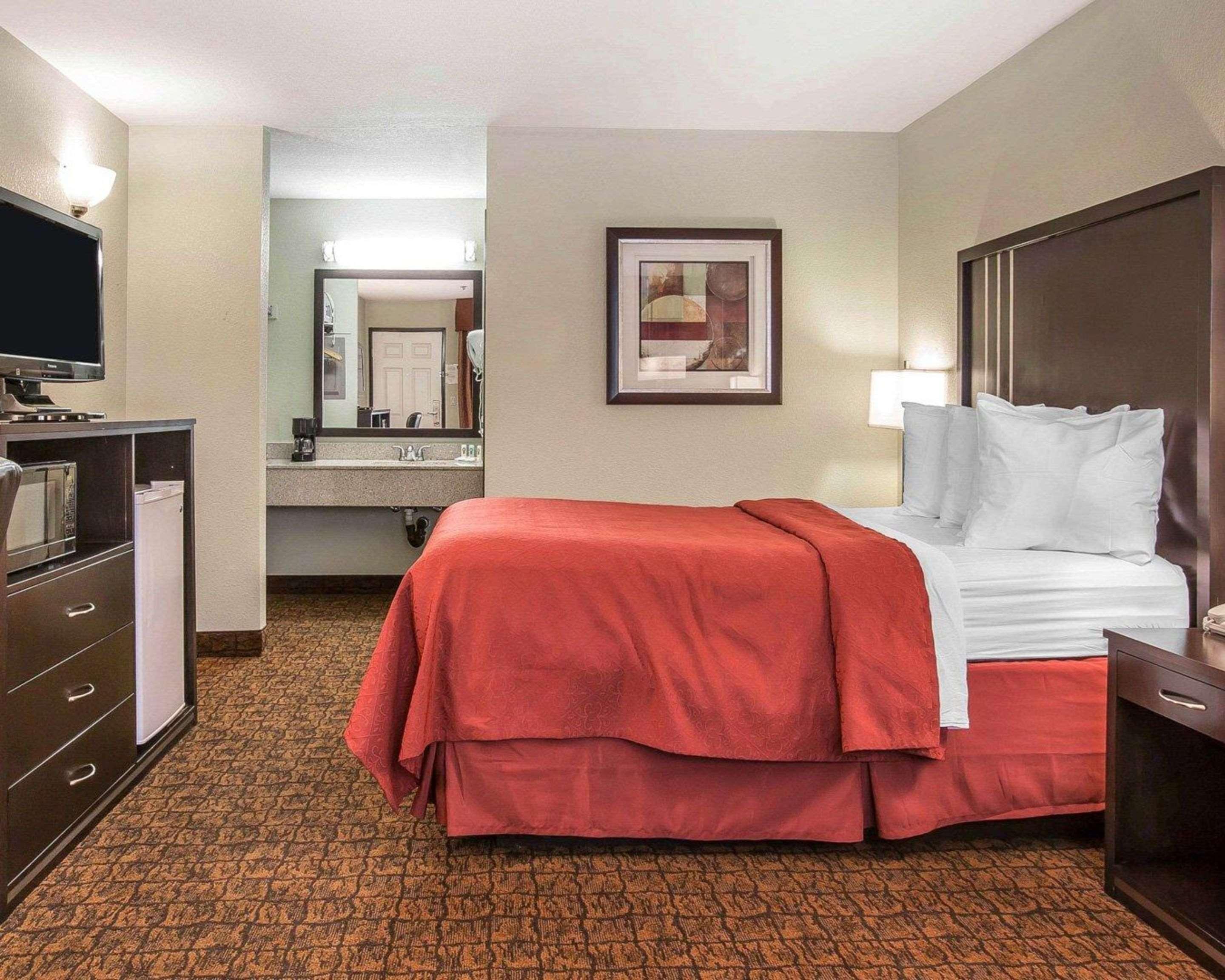 Quality Inn & Suites Woodland - Sacramento Airport Zewnętrze zdjęcie