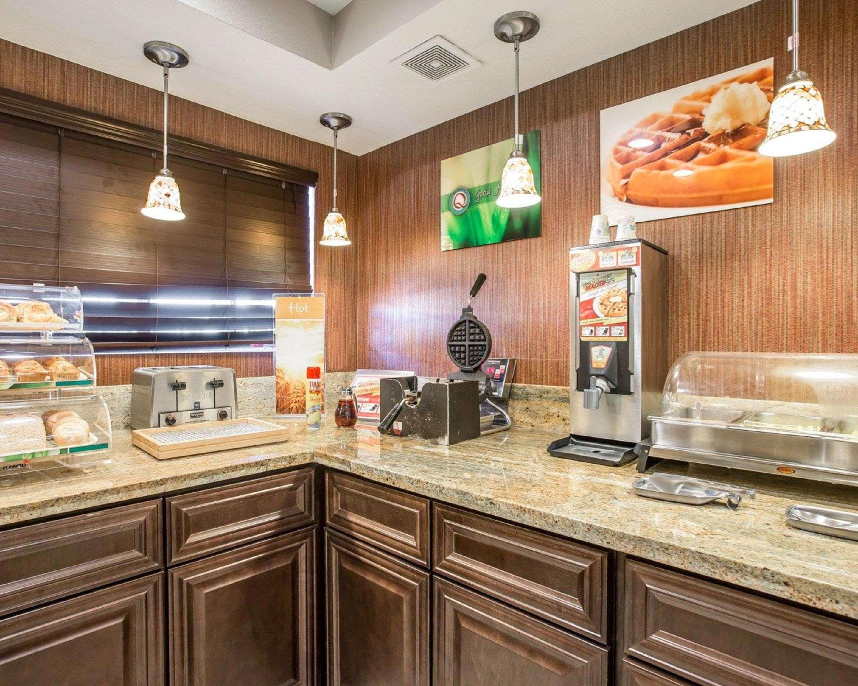 Quality Inn & Suites Woodland - Sacramento Airport Zewnętrze zdjęcie