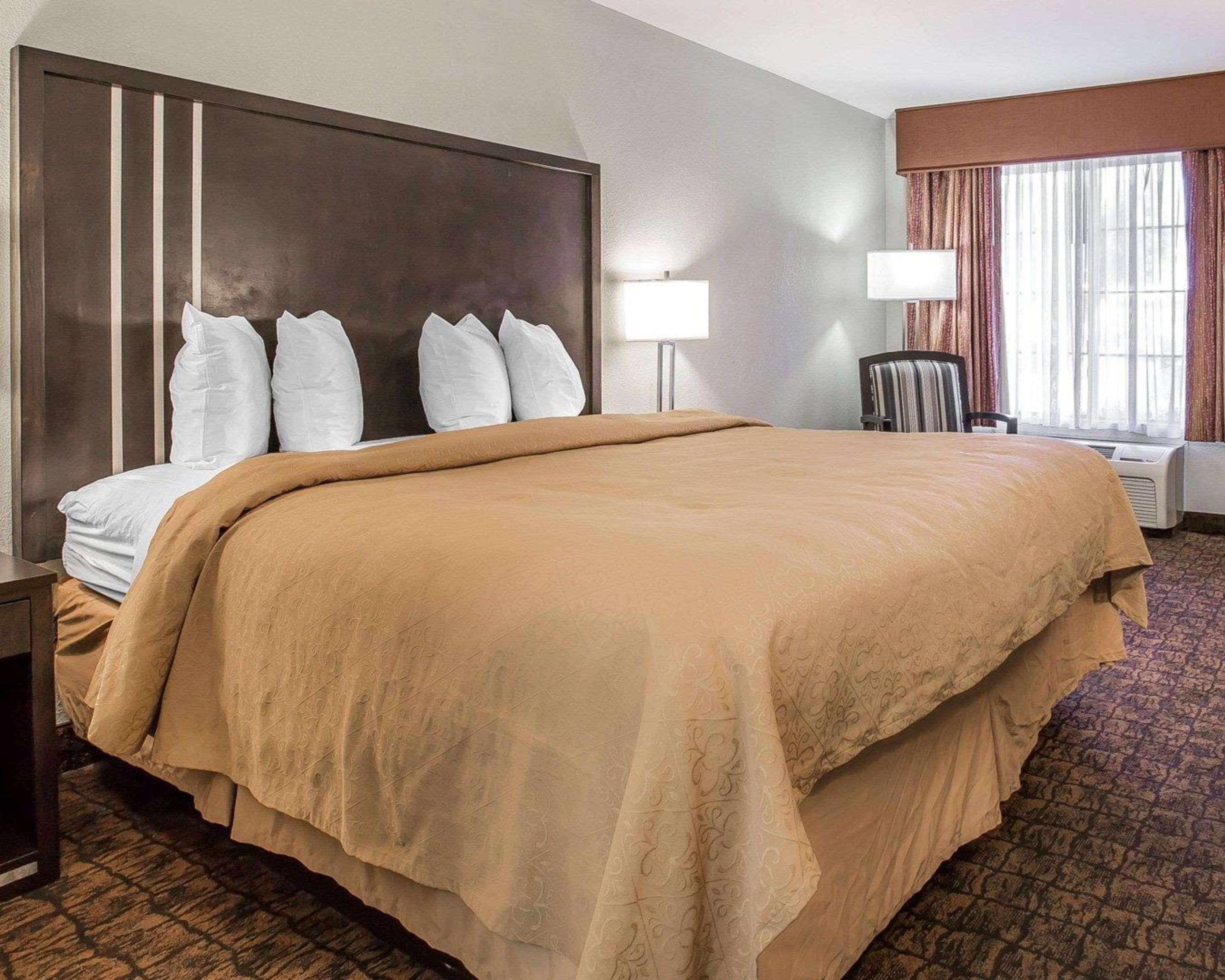 Quality Inn & Suites Woodland - Sacramento Airport Zewnętrze zdjęcie