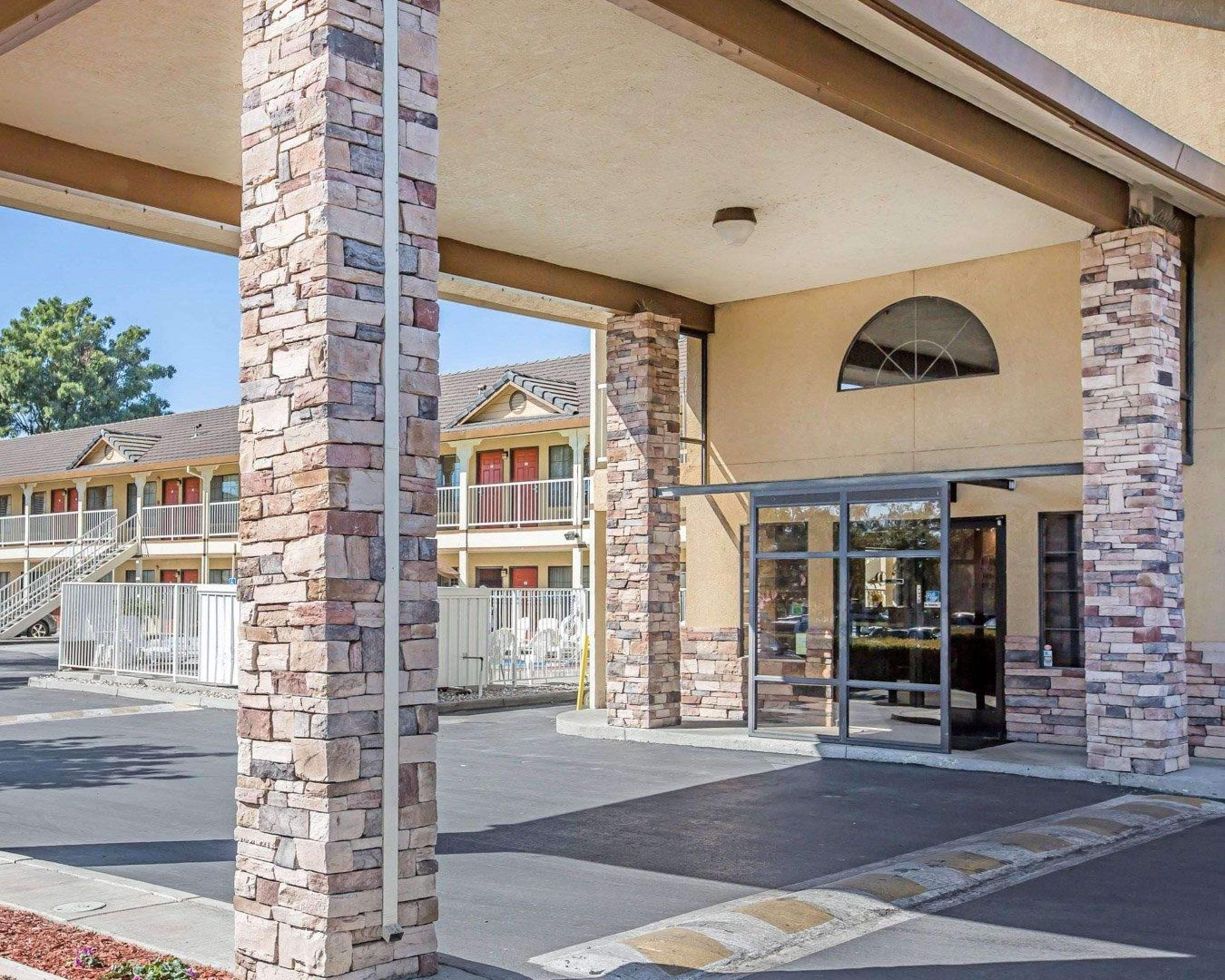 Quality Inn & Suites Woodland - Sacramento Airport Zewnętrze zdjęcie