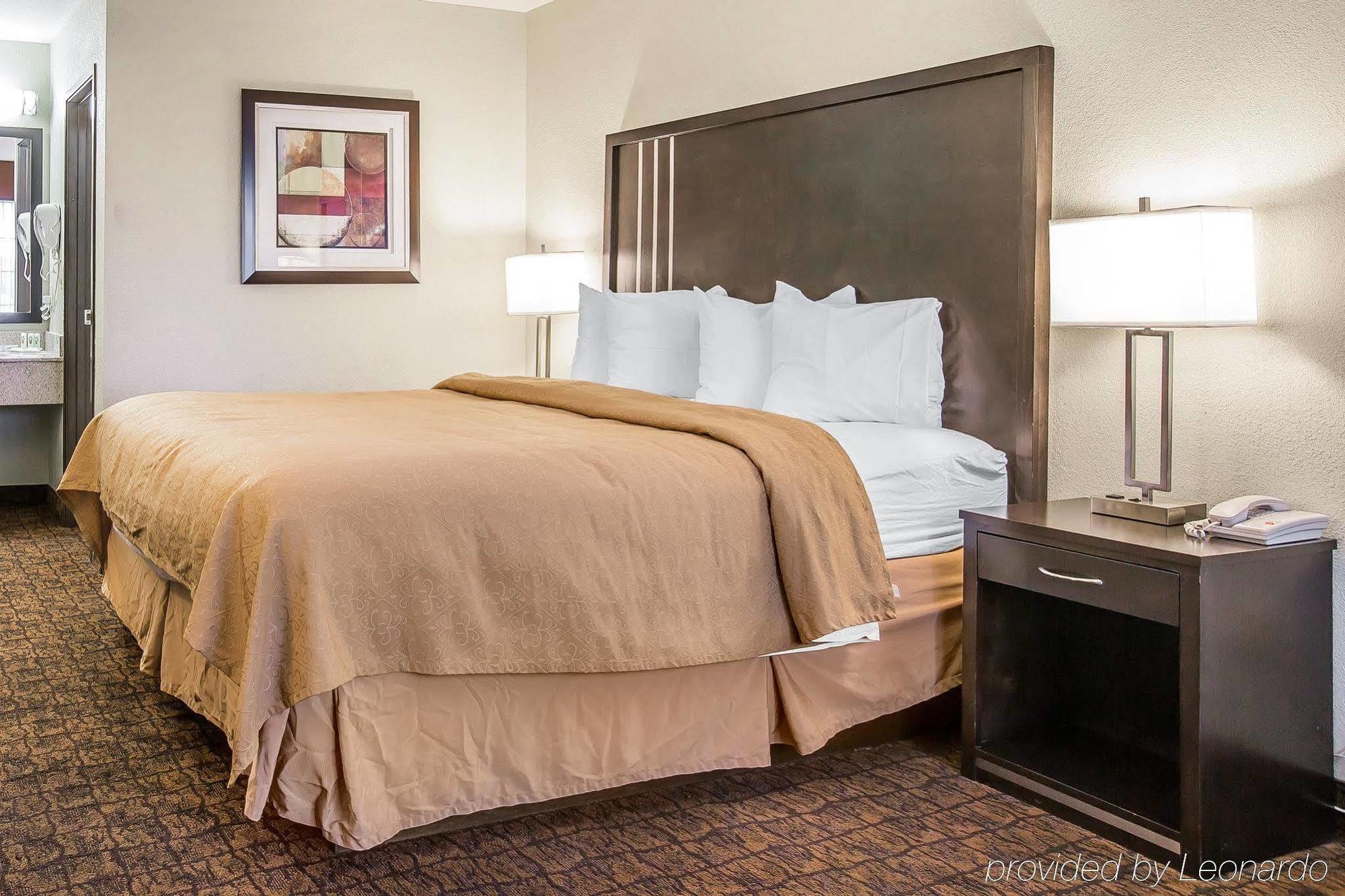 Quality Inn & Suites Woodland - Sacramento Airport Zewnętrze zdjęcie